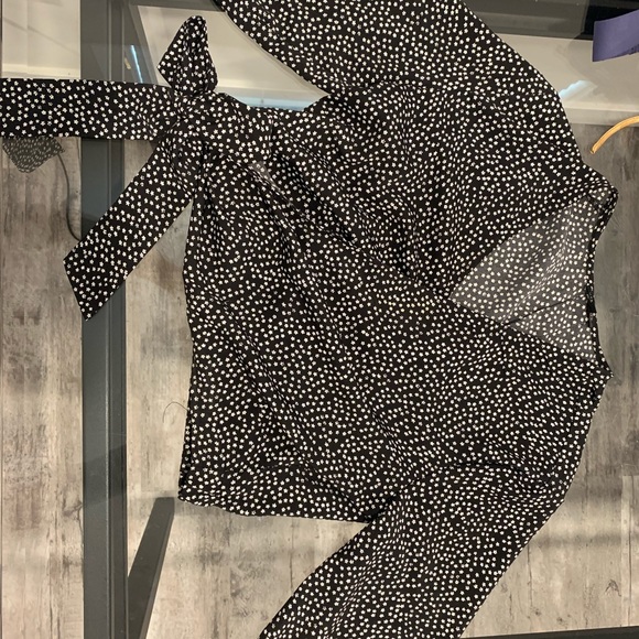 DYNAMITE CROP TOP - Picture 1 of 3